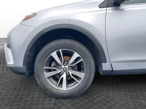 Used 2018 Toyota RAV4 XLE w/ Plus Extra Value Package FWD image 12