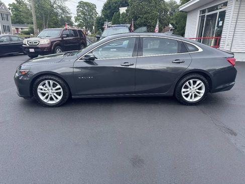 Used 2017 Chevrolet Malibu LT FWD image 7