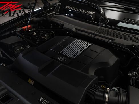 Used 2024 Land Rover Defender 110 SE image 46