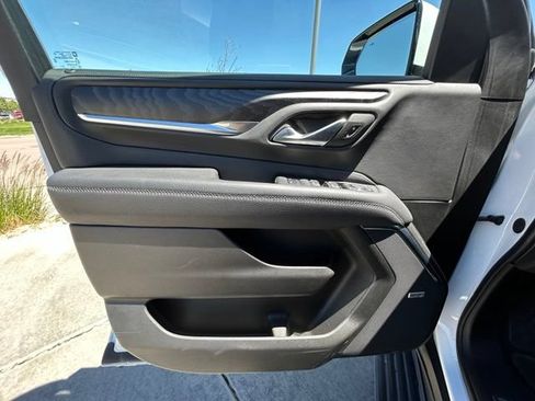 Used 2024 GMC Yukon XL Denali AWD/4WD image 27