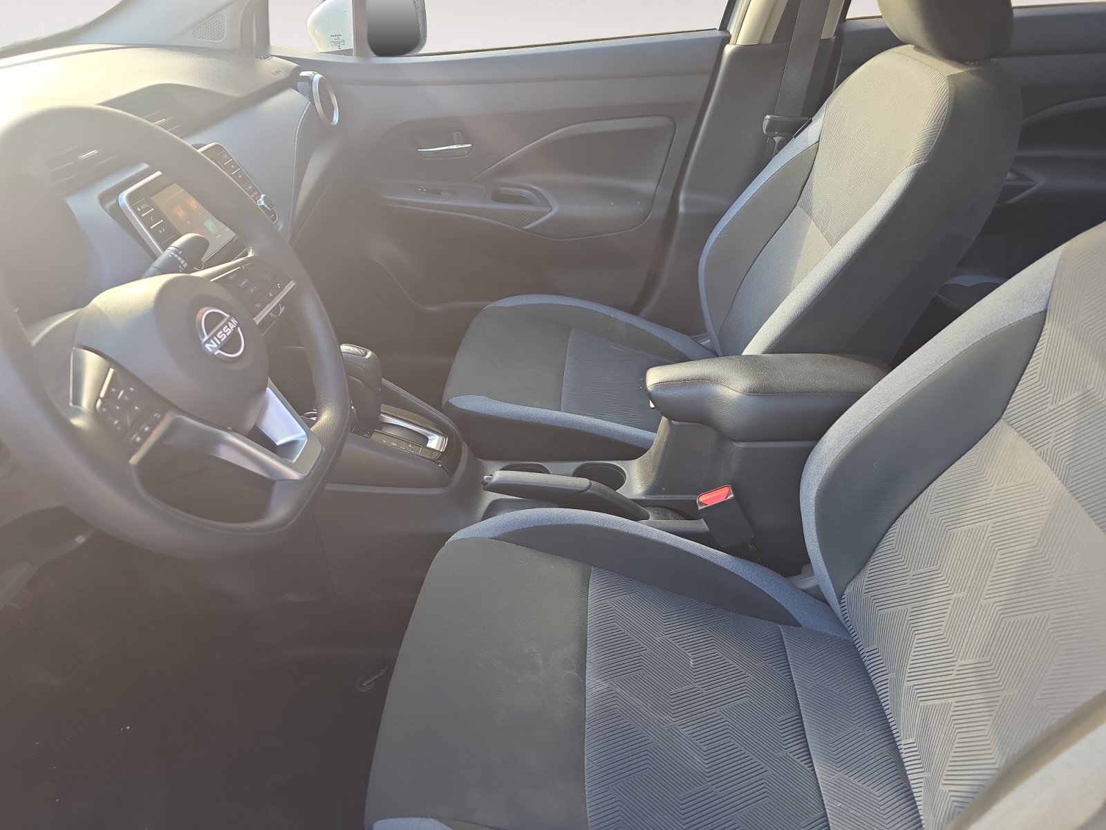 Used 2025 Nissan Versa SV FWD image 21