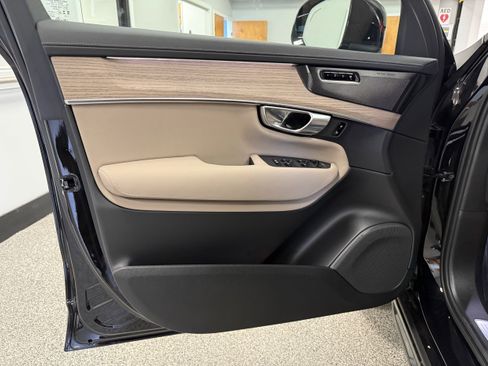 New 2026 Volvo XC90 B6 Ultra w/ Protection Package Premier image 20