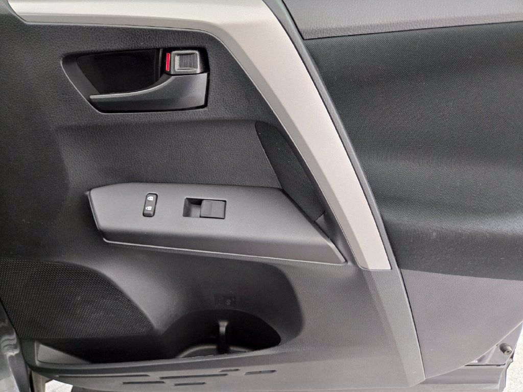 Used 2018 Toyota RAV4 LE w/ Carpet Mat Package FWD image 24