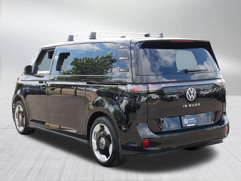 Certified 2025 Volkswagen ID. Buzz Pro S RWD image 5