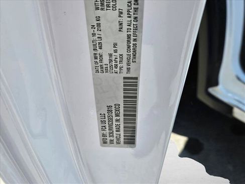 Used 2025 RAM ProMaster 2500 w/ Convenience Group FWD image 23