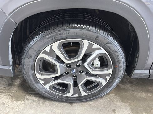 Certified 2025 Subaru Ascent Touring AWD/4WD image 15