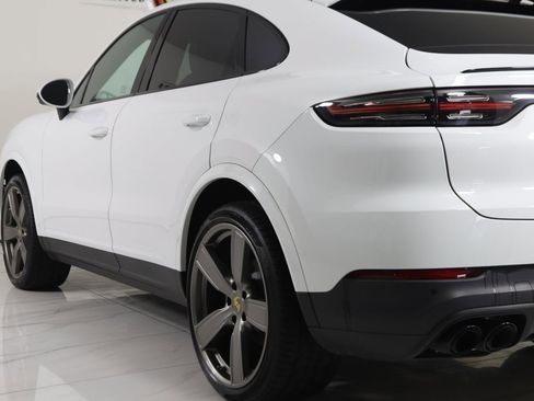 Used 2023 Porsche Cayenne Coupe image 36