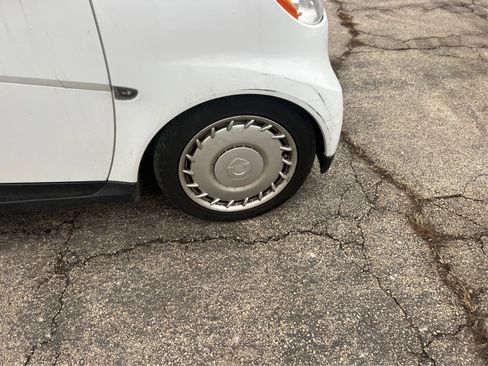 Used 2012 smart fortwo passion RWD image 25