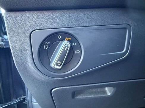 Certified 2020 Volkswagen Tiguan SEL image 11