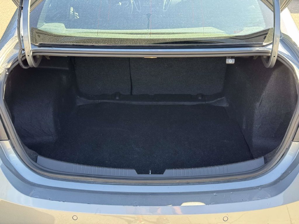 Used 2025 Chevrolet Malibu LT FWD image 17