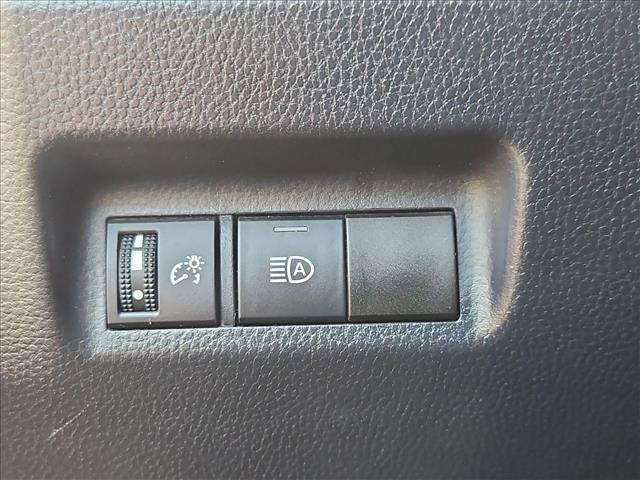Used 2025 Toyota RAV4 XLE FWD image 16