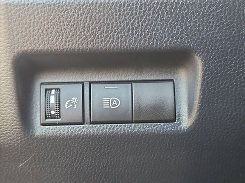 Used 2025 Toyota RAV4 XLE FWD image 16