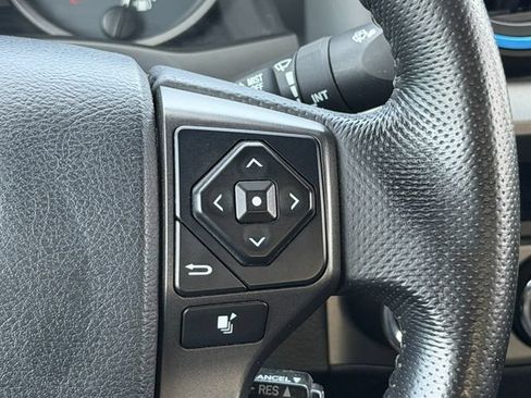 Used 2016 Toyota Tacoma TRD Sport AWD/4WD image 28