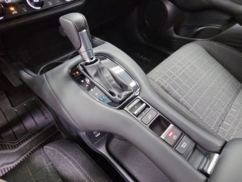 Used 2025 Honda HR-V LX image 18