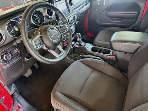 Used 2023 Jeep Wrangler Unlimited Rubicon 4xe AWD/4WD image 25