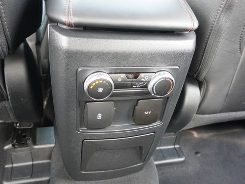 Used 2022 Ford Explorer ST-Line AWD/4WD image 34
