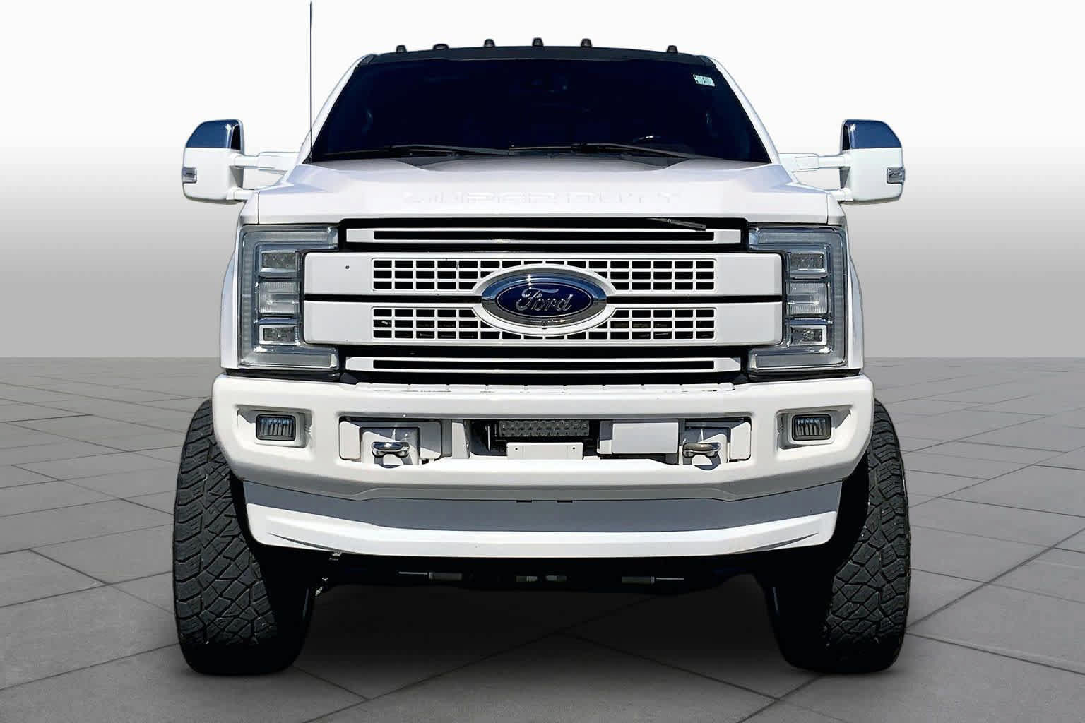 Used 2018 Ford F250 Platinum w/ Platinum Ultimate Package AWD/4WD image 4