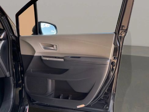 Used 2021 Toyota Sienna FWD image 17