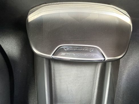 Used 2021 Chevrolet Corvette Stingray Premium Conv w/ Z51 Performance Package image 9