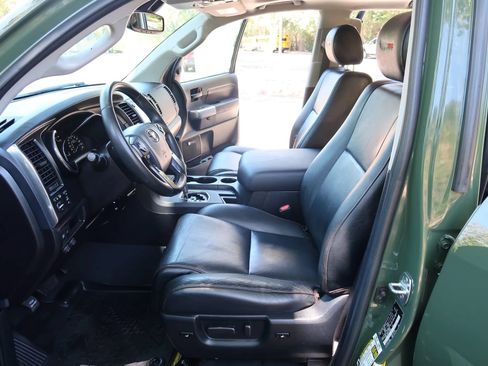 Used 2020 Toyota Sequoia TRD Pro AWD/4WD image 22