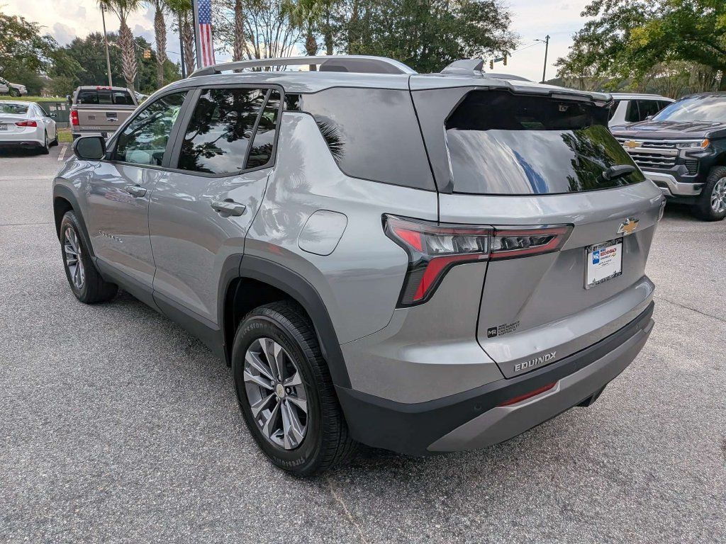 Used 2025 Chevrolet Equinox LT w/ Convenience Package II FWD image 6