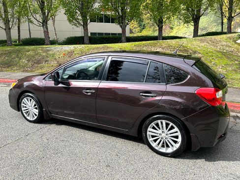 Used 2013 Subaru Impreza 2.0i Limited image 7