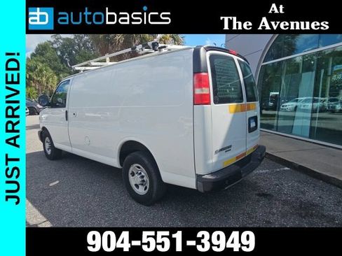 Used 2016 Chevrolet Express 2500 RWD image 3