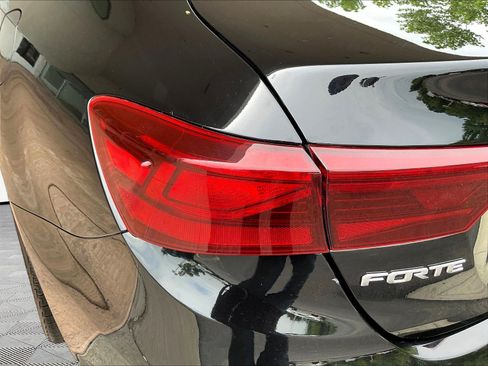 Used 2019 Kia Forte LXS FWD image 21