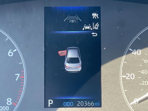 Used 2025 Toyota Corolla LE image 34