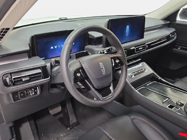 New 2027 Lincoln Aviator AWD image 13