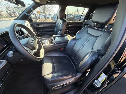 Certified 2024 Jeep Wagoneer Series III image 22