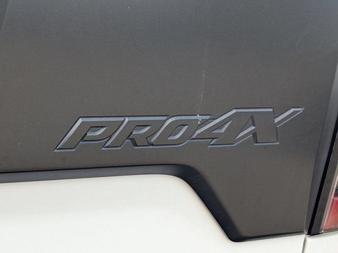 Used 2024 Nissan Titan PRO-4X w/ Pro-4x Convenience Package AWD/4WD image 8