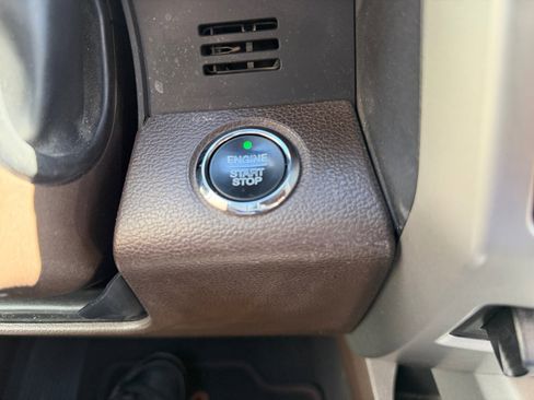 Used 2019 Ford F250 King Ranch w/ King Ranch Ultimate Package AWD/4WD image 22