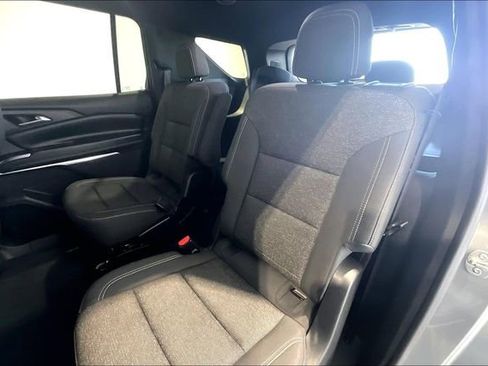 Used 2025 Chevrolet Traverse LT AWD/4WD image 23