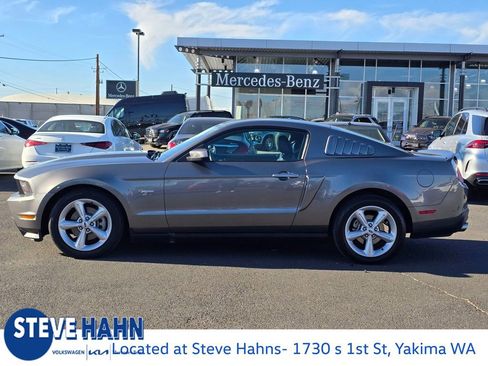 Used 2010 Ford Mustang GT Premium image 2