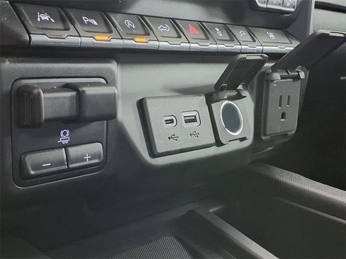 Used 2020 GMC Sierra 1500 SLT image 26