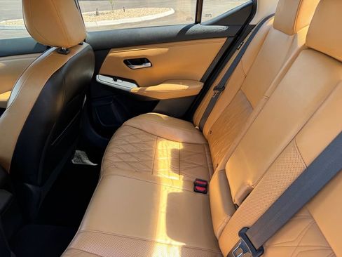 Used 2022 Nissan Sentra SV w/ SV Premium Package FWD image 11