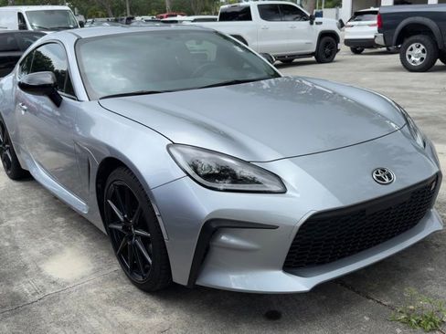 Used 2024 Toyota GR86 Premium RWD image 4