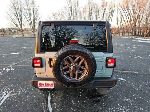 Used 2024 Jeep Wrangler Sport S image 5