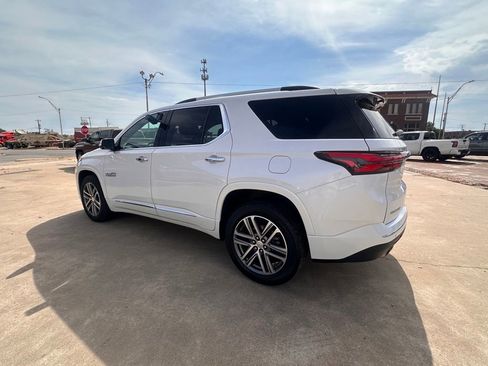 Used 2023 Chevrolet Traverse High Country w/ LPO, Floor Liner Package FWD image 3