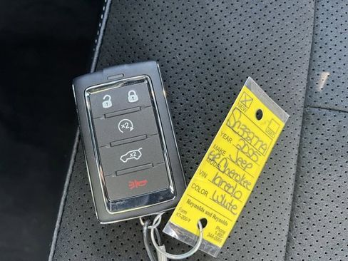 New 2025 Jeep Grand Cherokee Altitude image 26