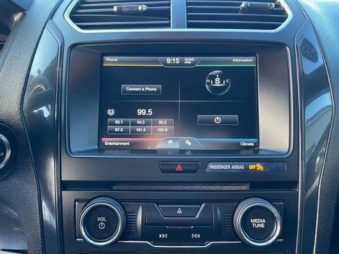 Used 2016 Ford Explorer XLT w/ Equipment Group 201A image 22