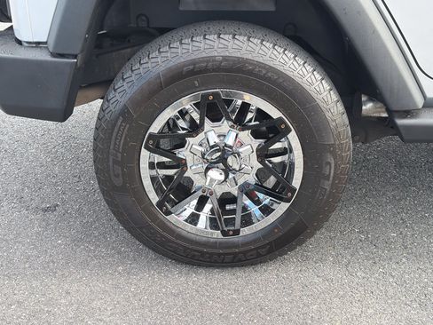 Used 2012 Jeep Wrangler Unlimited Sport AWD/4WD image 30
