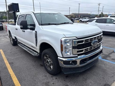 Used 2025 Ford F250 XLT AWD/4WD image 2