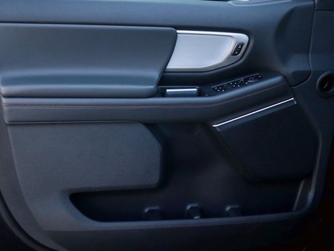 Used 2025 Ford Expedition Active image 9