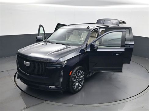 Used 2021 Cadillac Escalade ESV Sport Platinum image 31