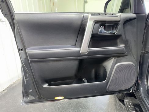 Used 2024 Toyota 4Runner SR5 AWD/4WD image 18