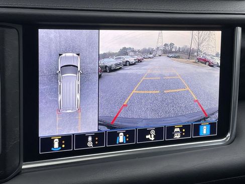 Used 2021 GMC Yukon Denali w/ Denali Premium Package image 27