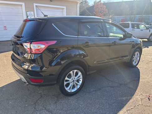 Used 2017 Ford Escape SE image 5