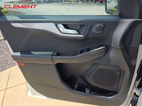 New 2025 Ford Escape SE w/ PHEV Premium Package image 24